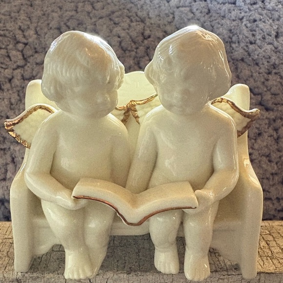 Vintage Porcelain Angel Figurine Two
Angels Sitting On a Bench - Picture 1 of 12